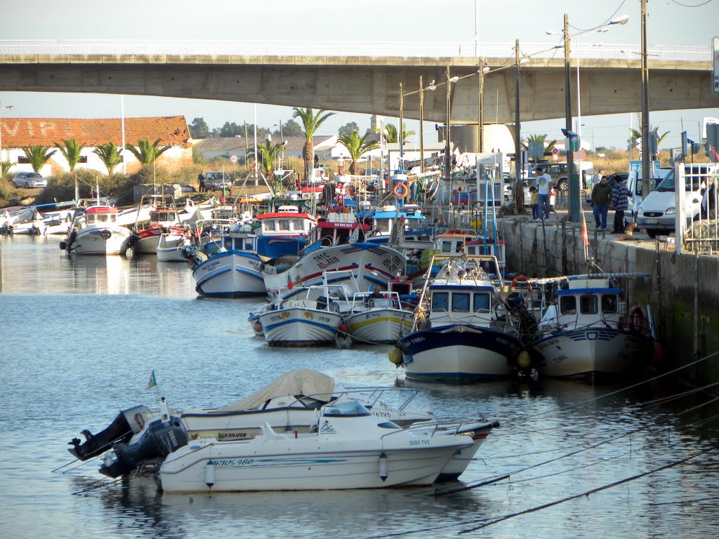 BARCOS DA PESCA ARTESANAL DE TAVIRA by Francisco Bom