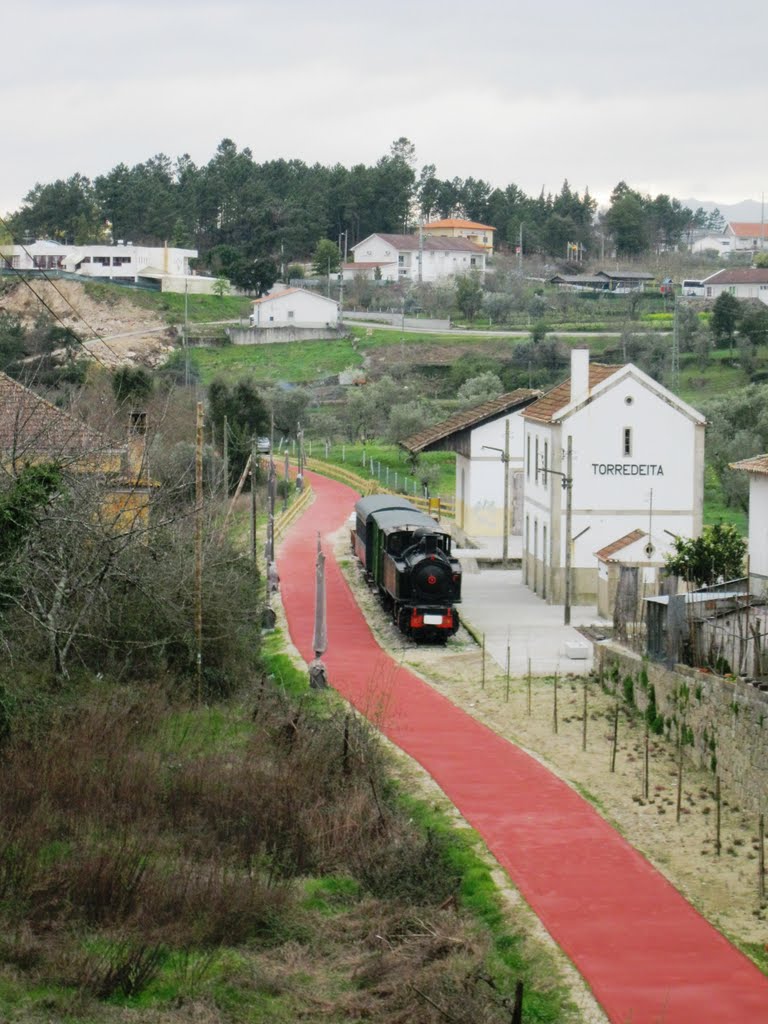 Velha Locomotiva ao lado da Ecopista by AJFAlmeida