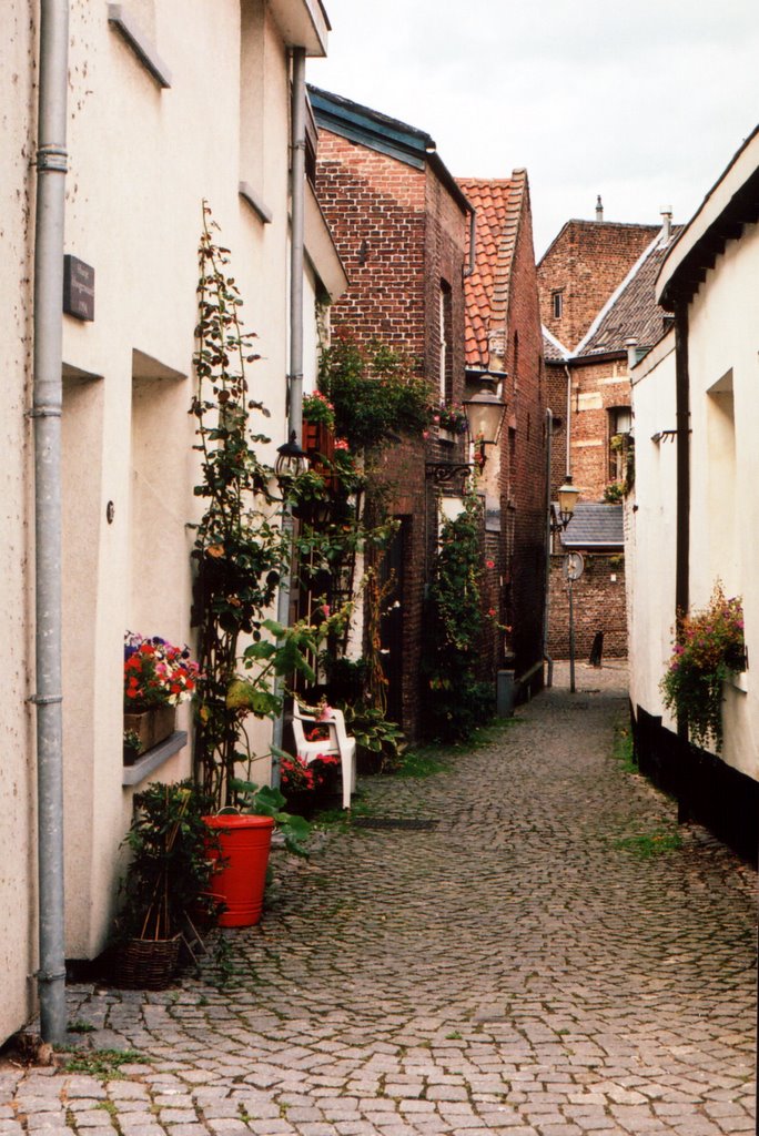 Maastricht: Korte Steeg by Gerrit van Poppel