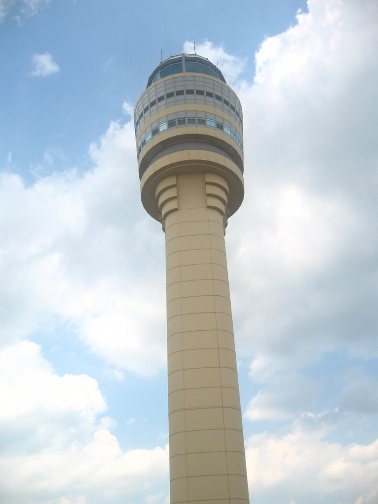 Atlanta International Airport Control Tower by saturnpro17