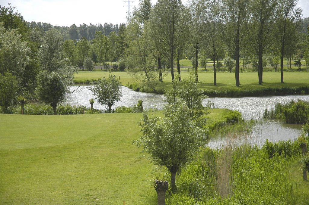 Golfclub Cromstrijen by Piet van 't Zelfde