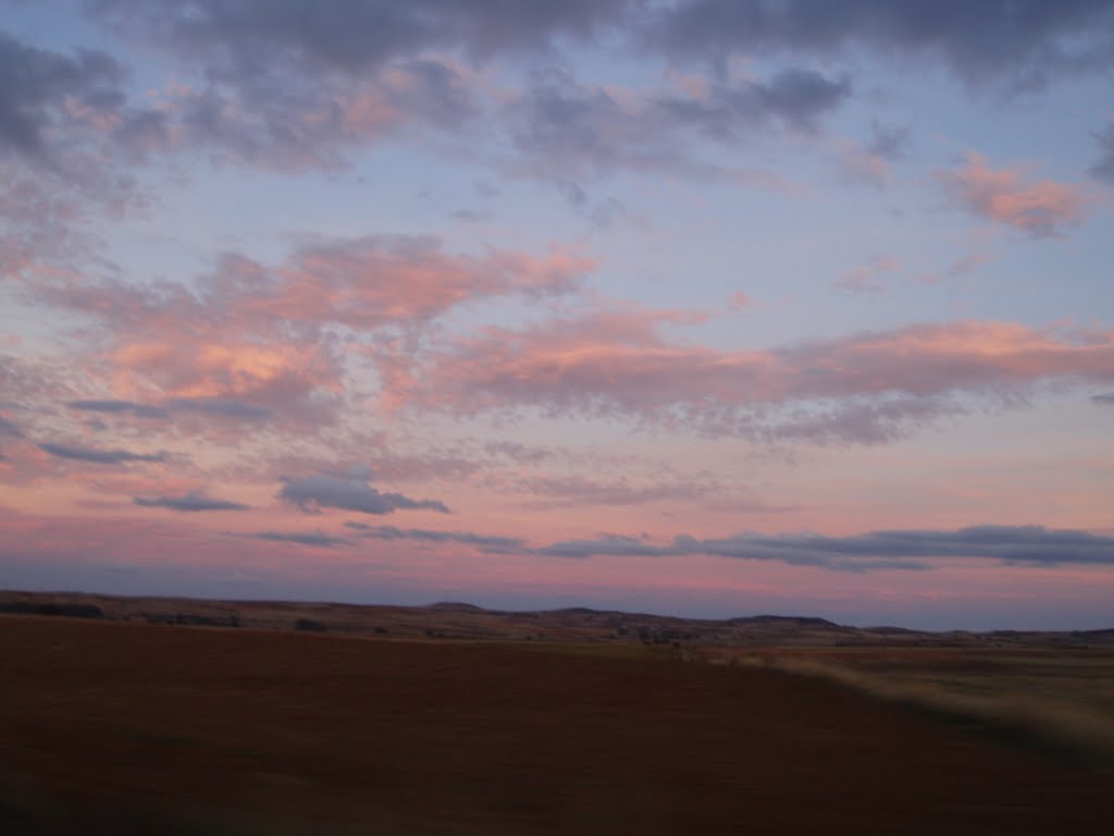 Peñausende, Zamora. Puesta de sol. by angelagalán