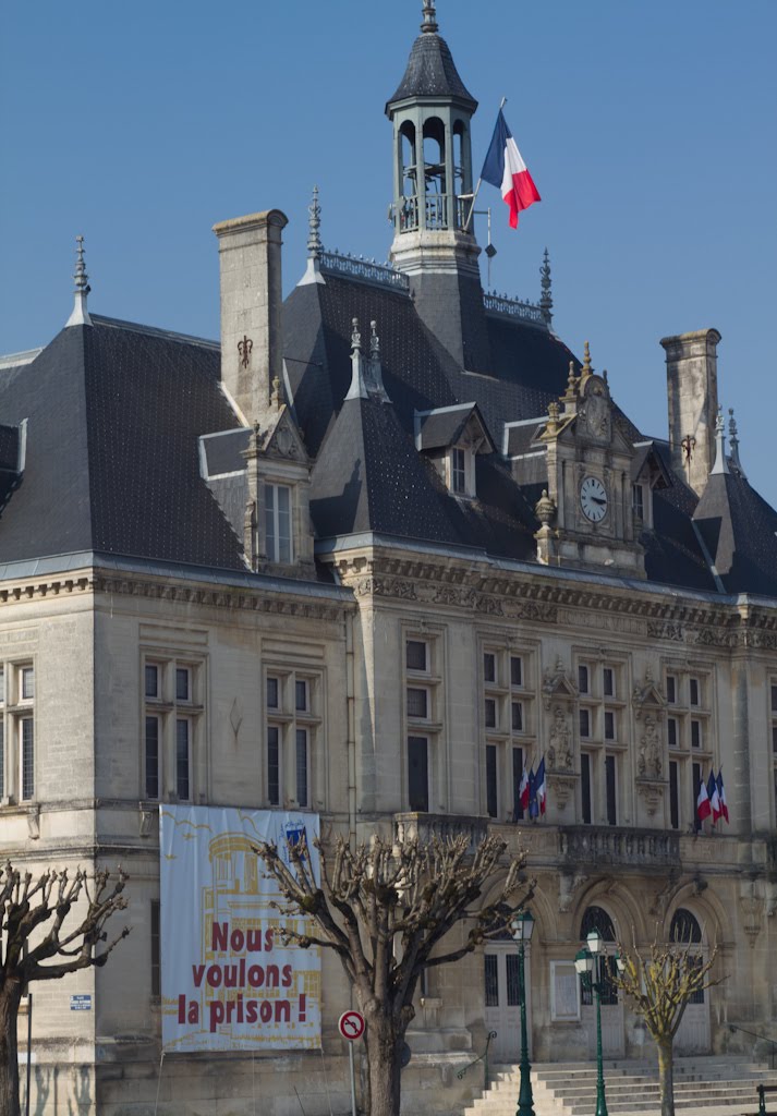 Mairie Saint Jean d'Y by François H.