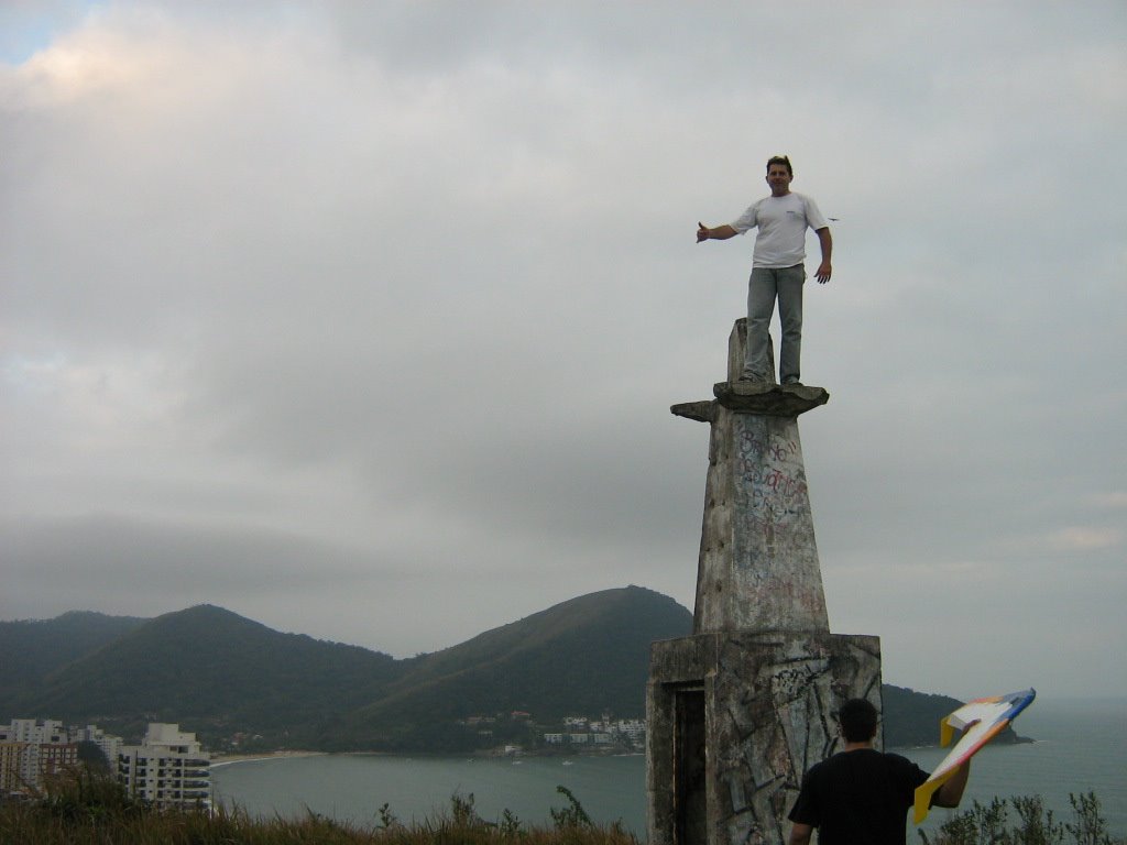 Farol Morro da Martim by Eduardo V. Reis