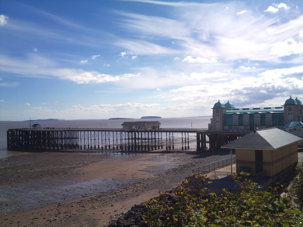 Penarth Pier by Jerzy Grzywaczewski