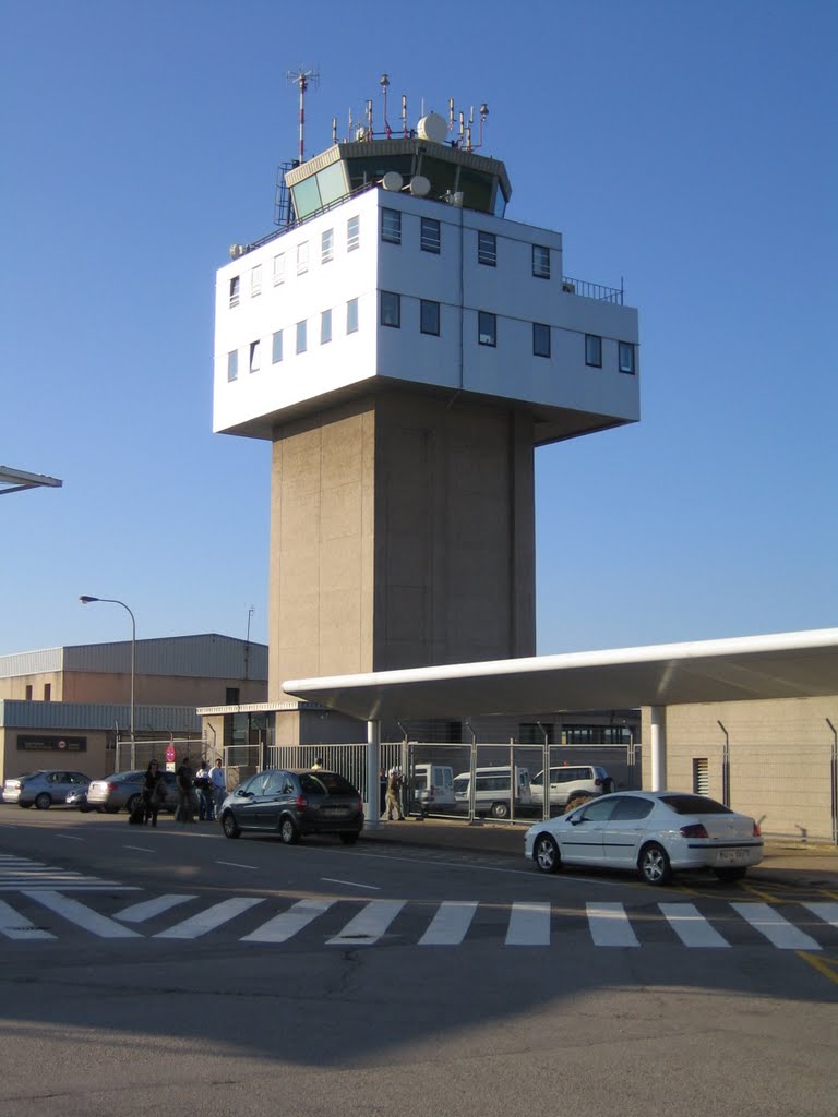 Torre de Control del Aeropuertu d'Asturies - Santiagu'l Monte - Castrillón - Principáu d'Asturies by houses2668