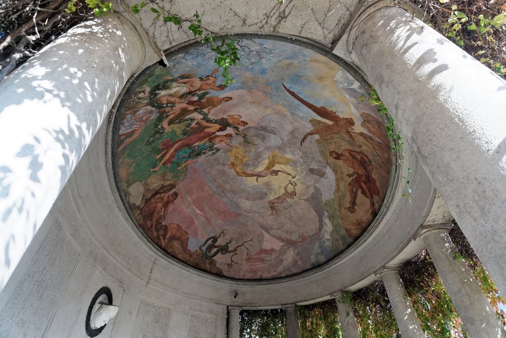 Baden bei Wien - Kurpark / Stadtpark - View ENE into the Beethoven Temple 1925-27 by Wilhelm Luksch - On the Left: Beethoven's Death Mask by txllxt