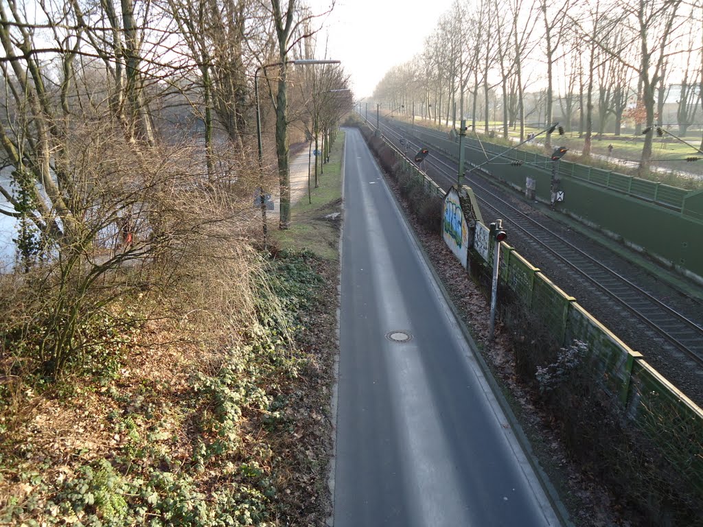 Der schöne Ostpark auf der Wittelsbachstrasse in Düsseldorf-Grafenberg by Komplettservice