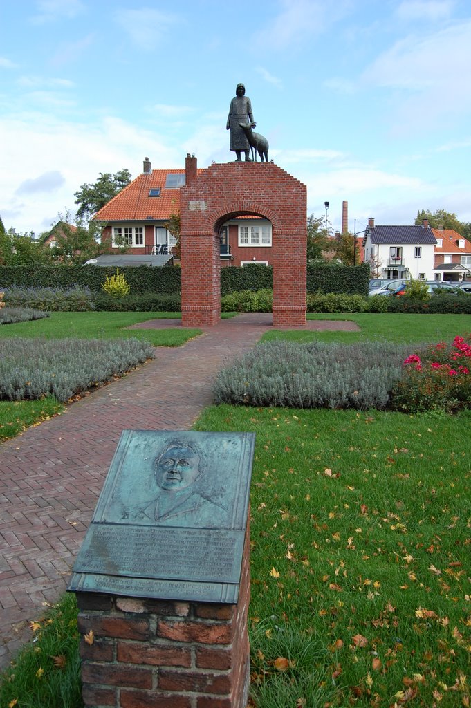 Monument Tante Riek by M.F. Naaldenberg