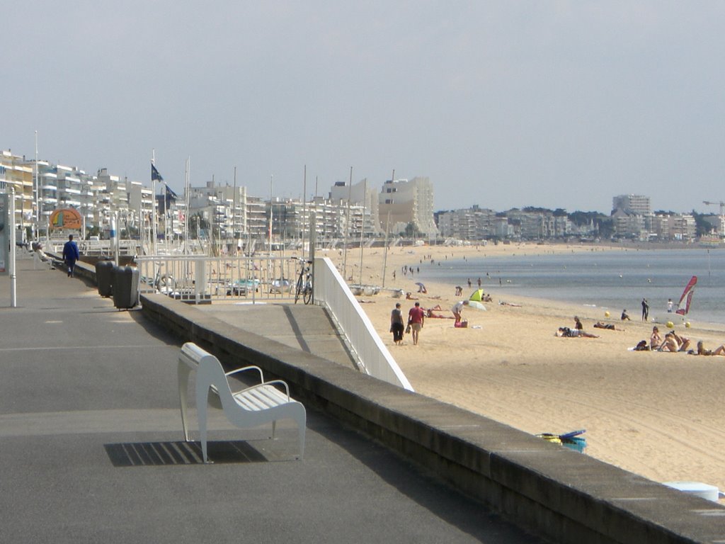 Strand in La Baule by JoHu