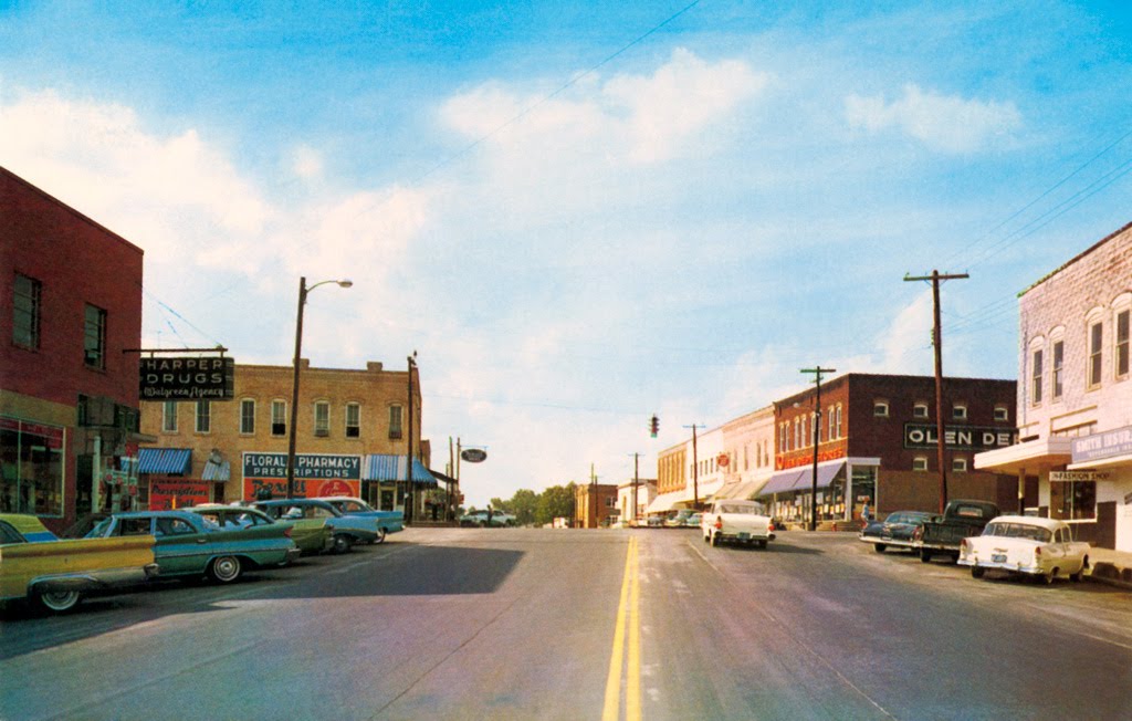 Fifth Avenue in Florala, Alabama by ForwardLook