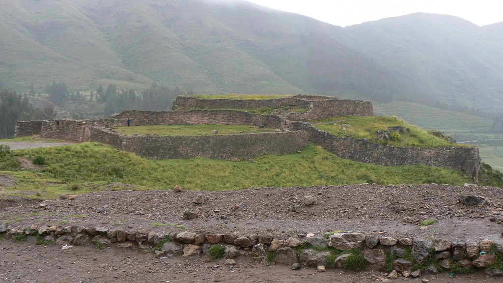 Puca Pucara - Cusco Peru by Nicola e Pina Peru