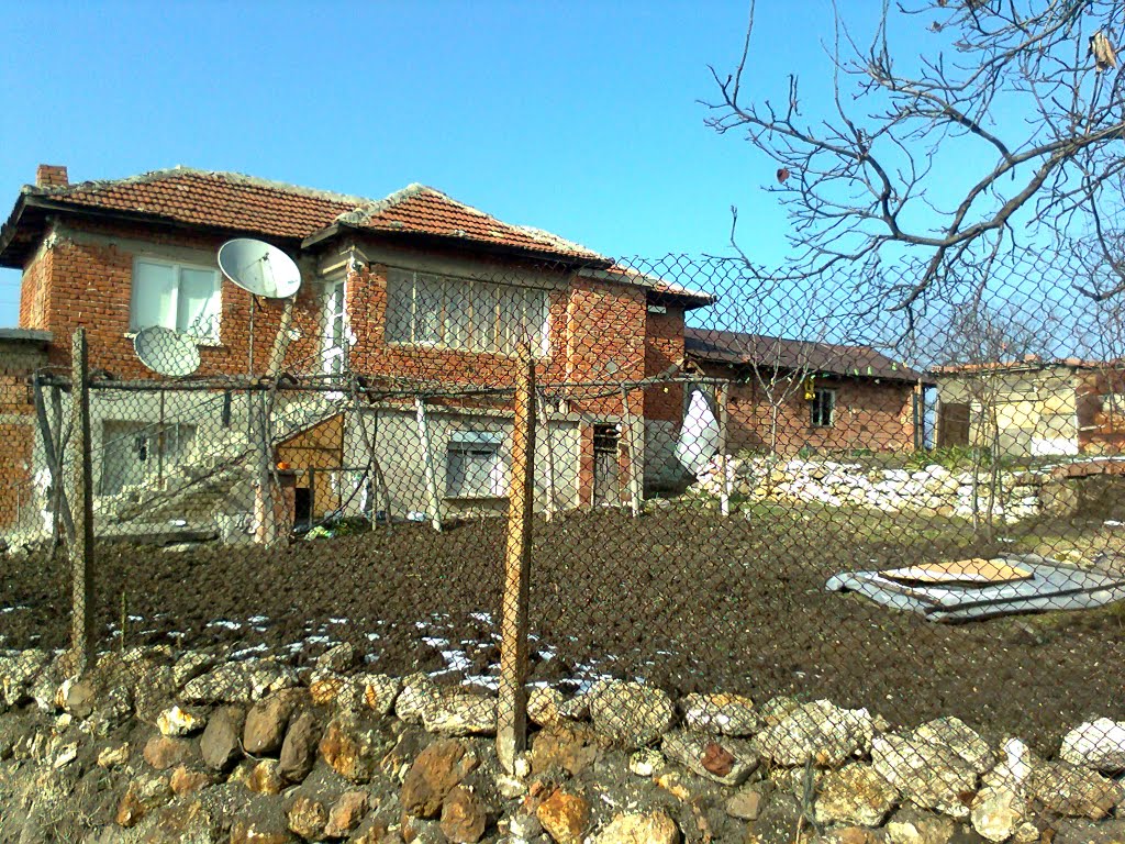 FRONT VIEW OF A NICE HOME by SEVAL ÖZTÜRK