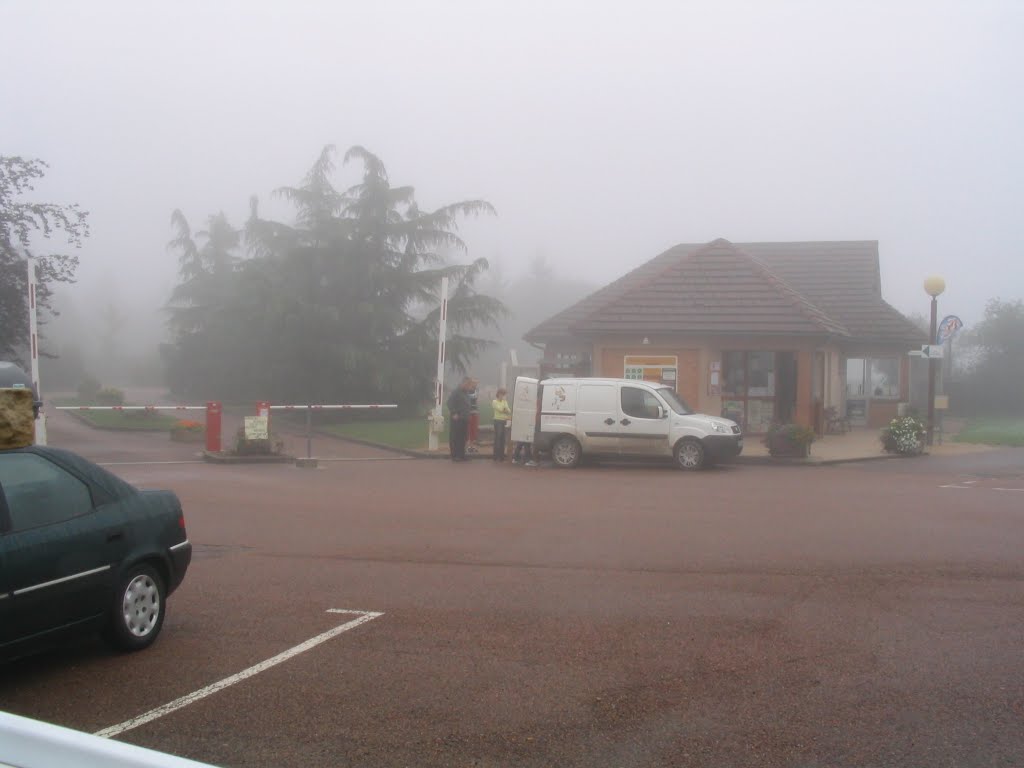 Early morning bread van arrives at Le Perron Campsite, Saulieu by GJTournels