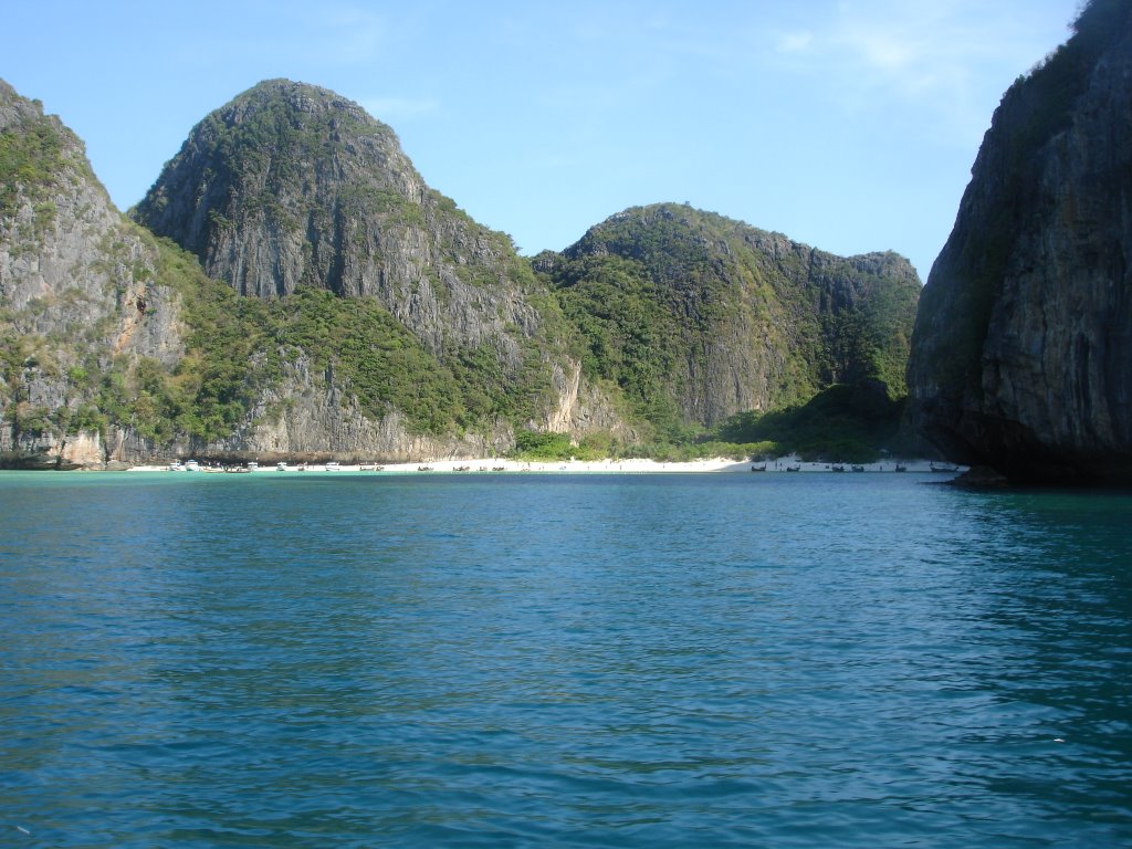 Maya Bay by sikis