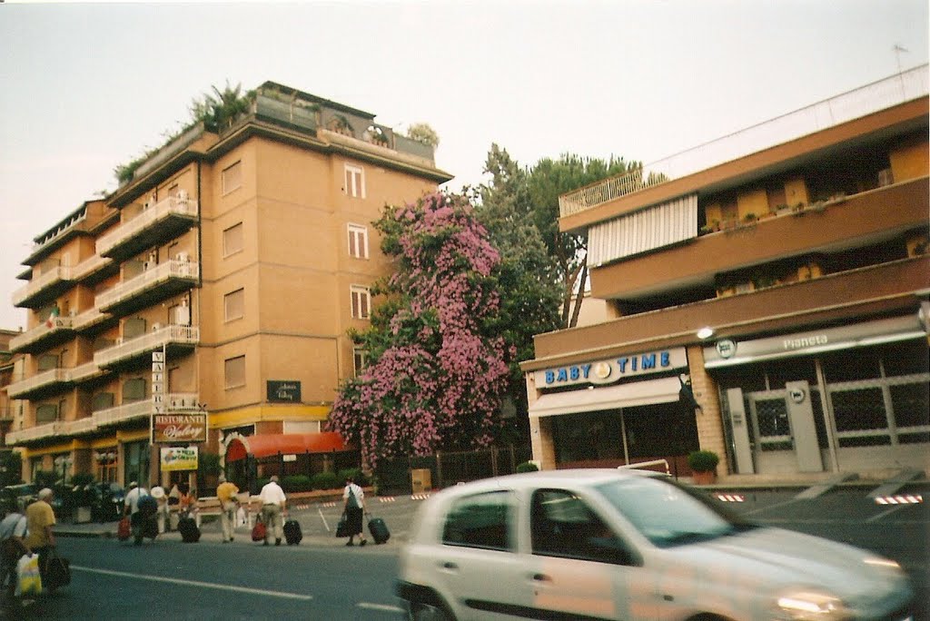 Monterotondo - Hotel Valery st. (iulie 2006) by Manoliu Ioan