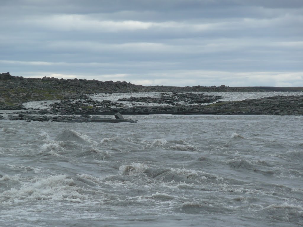 Rapids near Selfoss waterfall by Kaiser