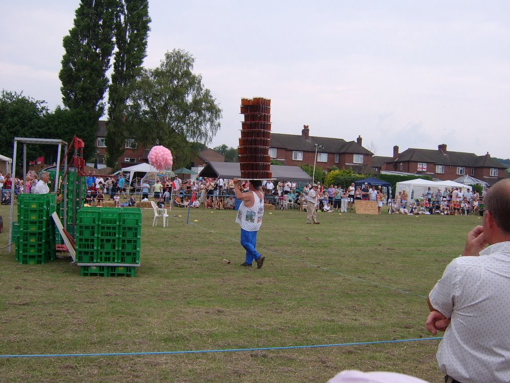 Bishops Castle Carnival 2006, Who ordered these drinks? by bobh809