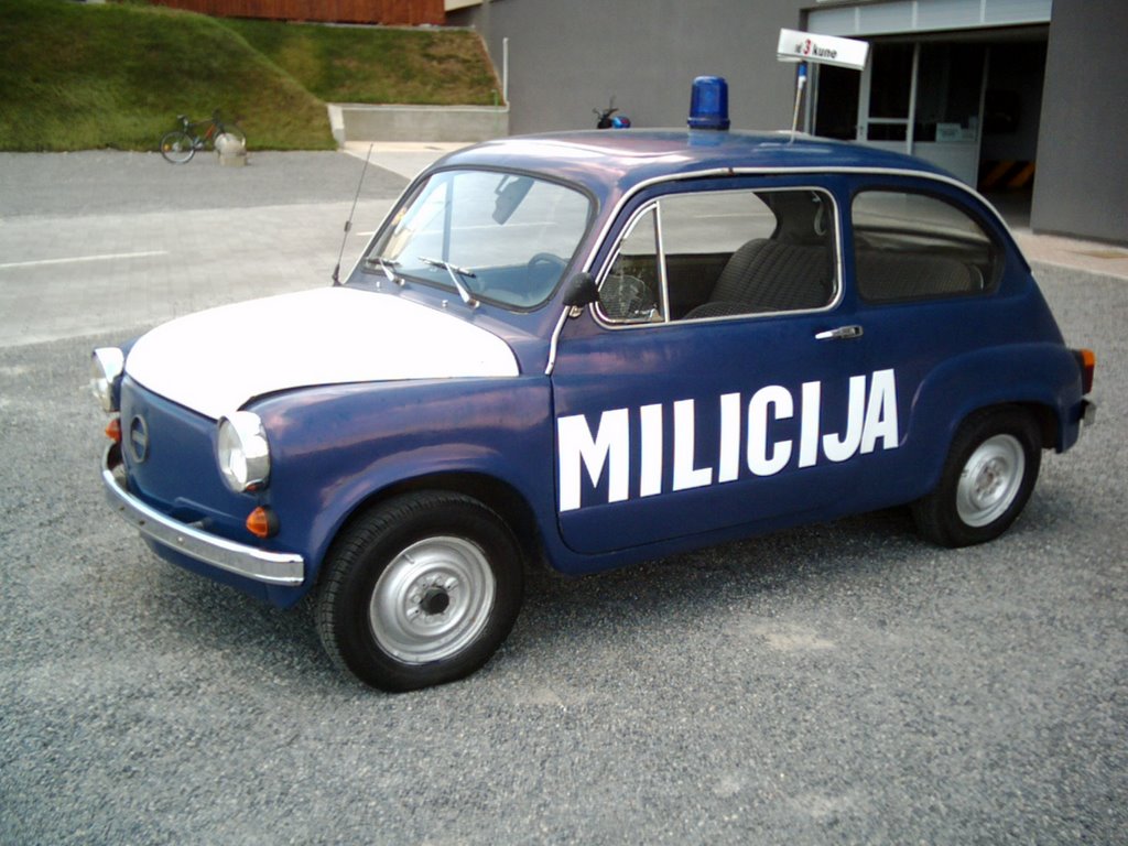 Old Milicia car by SCM