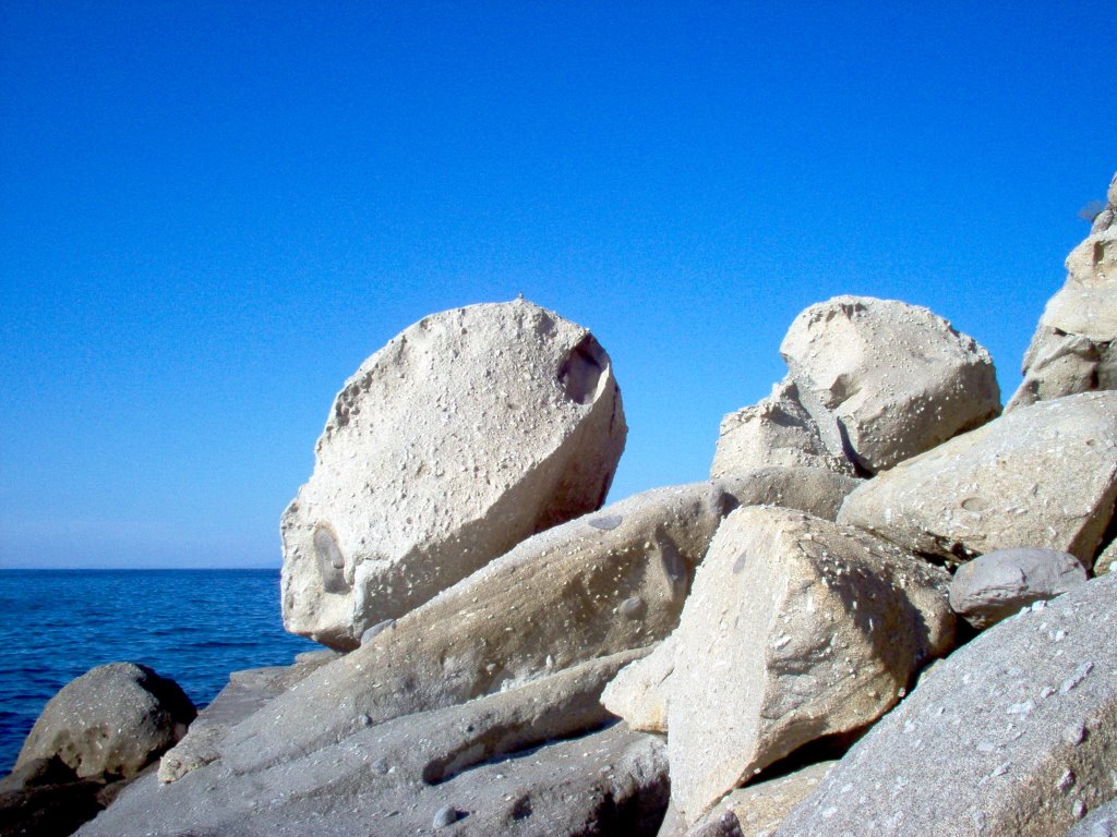 Elba.Scogli a Capo S.Andrea. Rocks at Cape of St Andrew. by brezza