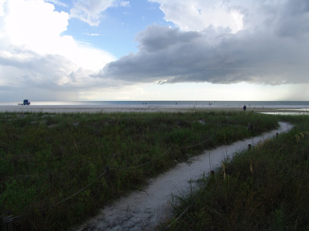 Typical late day in summer, Siesta Key, Sarasota (8-28-2010) by Ken Badgley