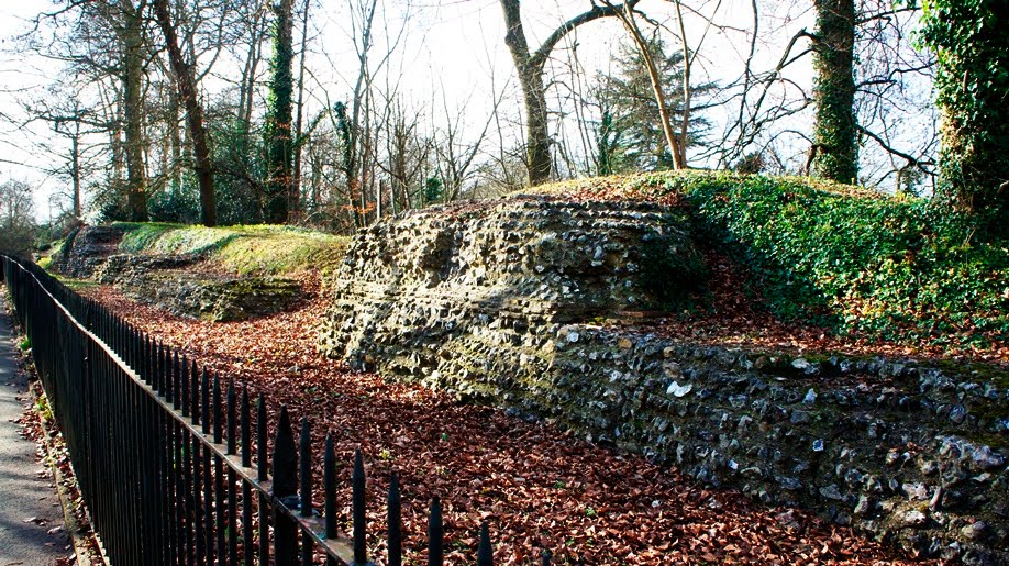 The remains of the Roman Wall - St Albans by Paul HART