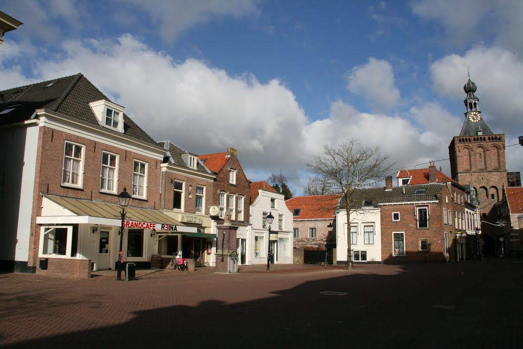 Stadspoort en Varkensmarkt, Culemborg. by Carl030nl