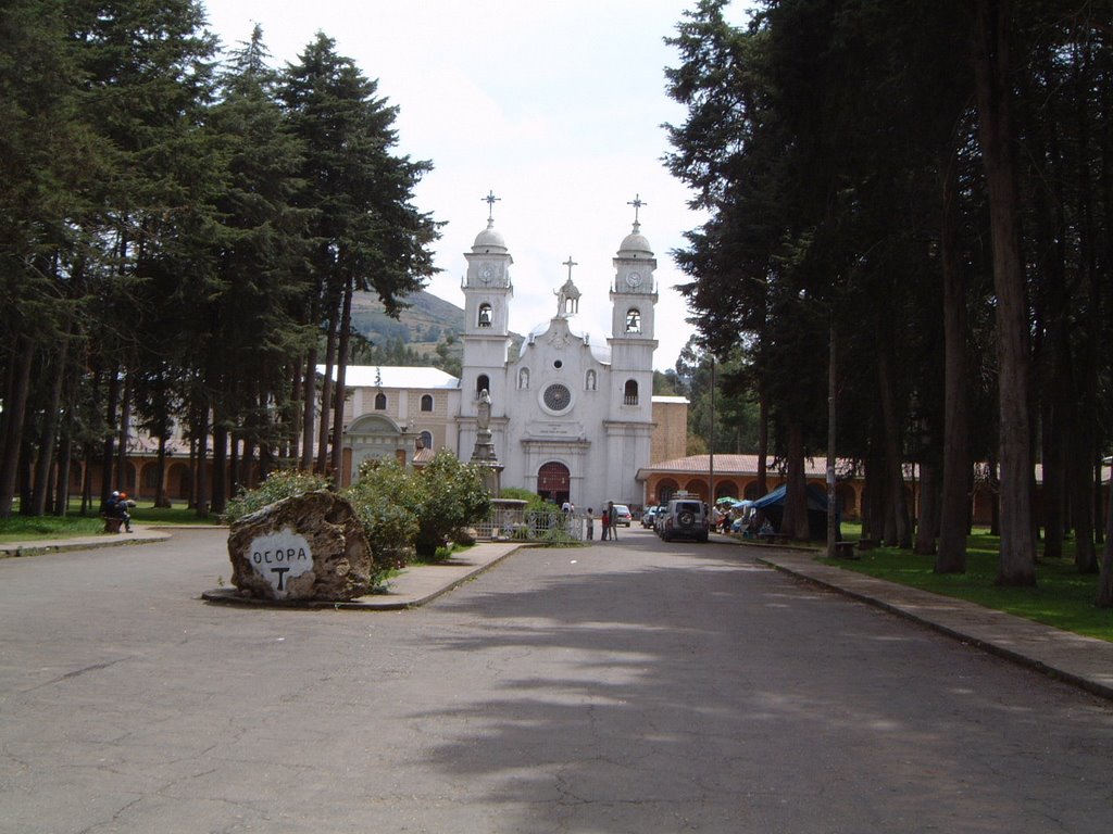 Entrada al Convento de Ocopa by kikedat