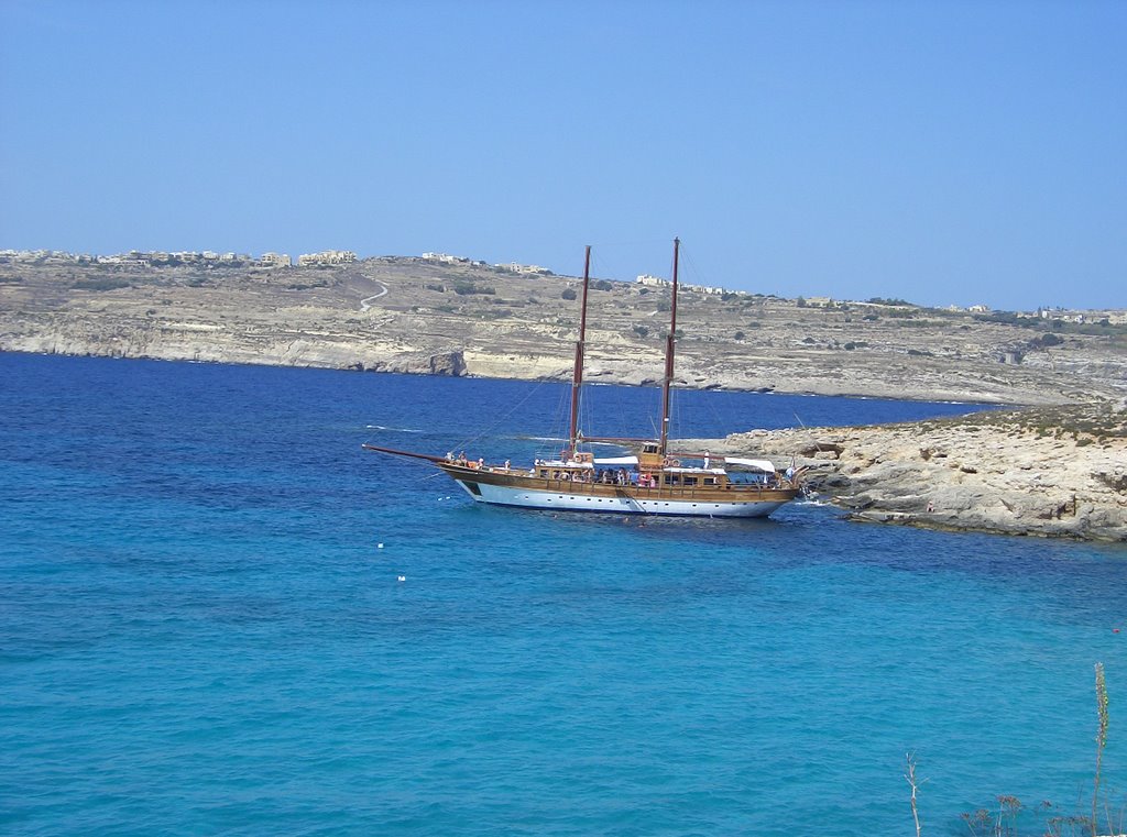 Segelschiff in der Blauen Lagune by Thomas Klippel