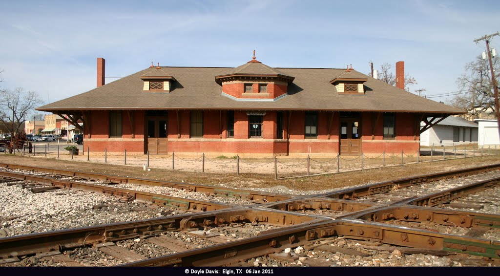 Old Railroad Depot by SWP Prez