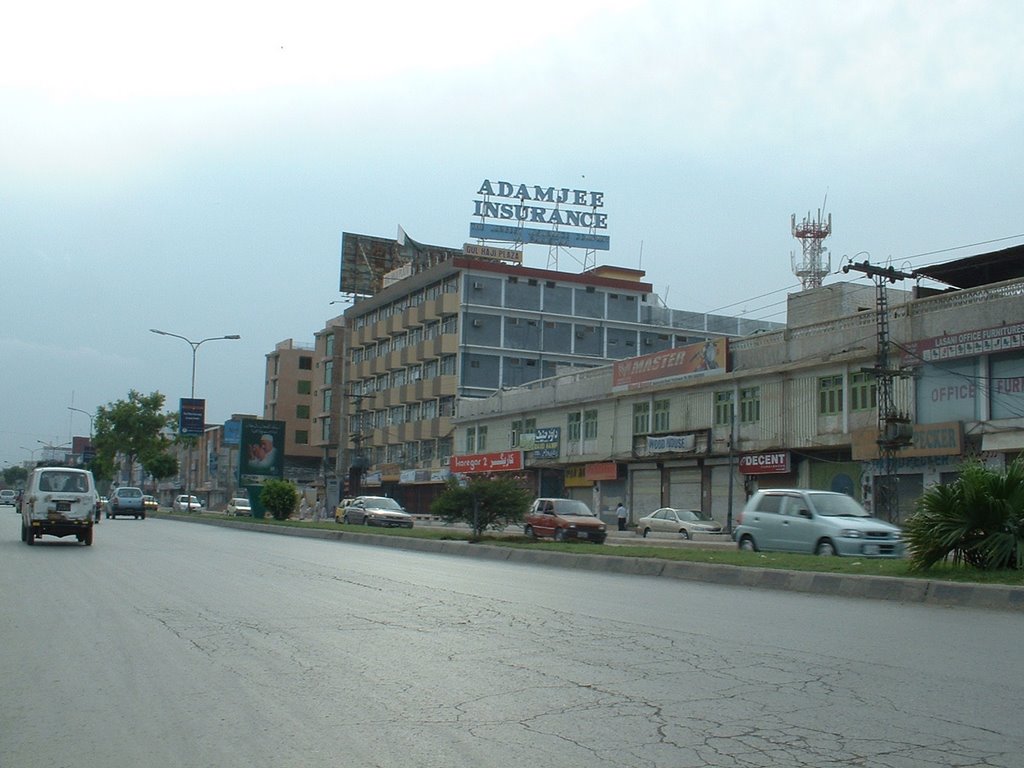 Gul Haji Plaza, University Road Peshawar (in 2007) گل حاجی پلازہ، یونیورسٹی روڈ by Minhajian