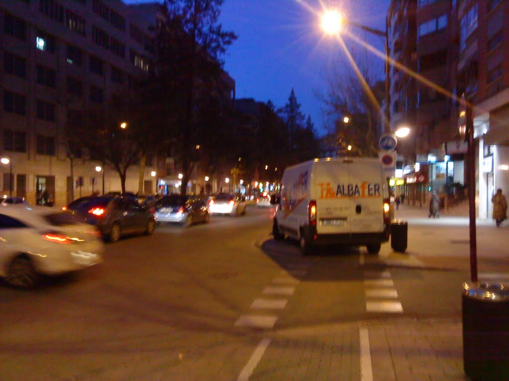 Mucho carril bici, pero poca conciencia 2 by Alberto Nájera López