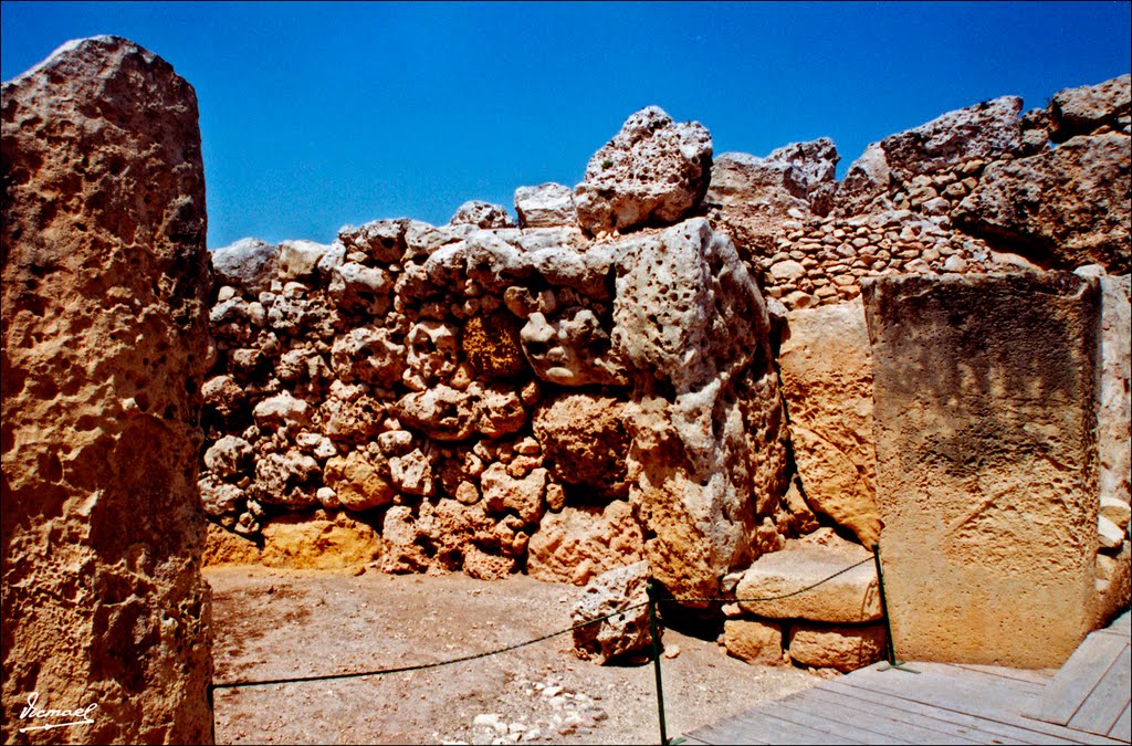 020710-33 ISLA DE GOZO, GGANTIJA, TEMPLO MEGALITICO by VICMAEL