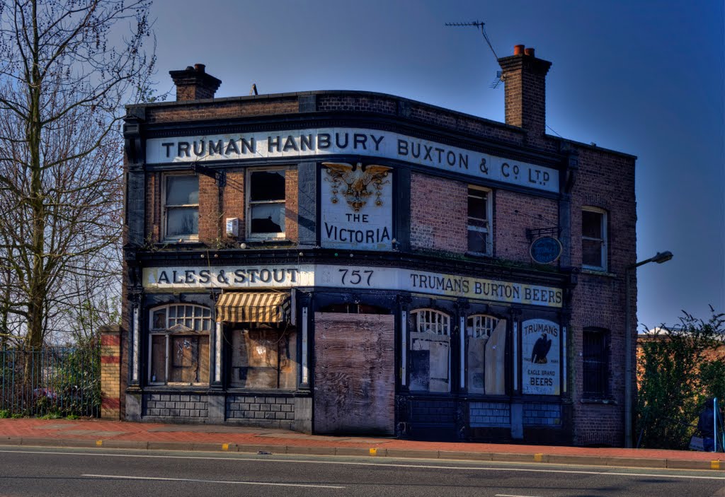 The Victoria public house by Philip Rainbird