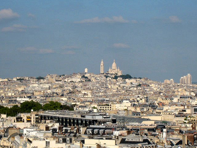 Blick auf Sacré Coeur vom Arc de Triomphe by Artista49