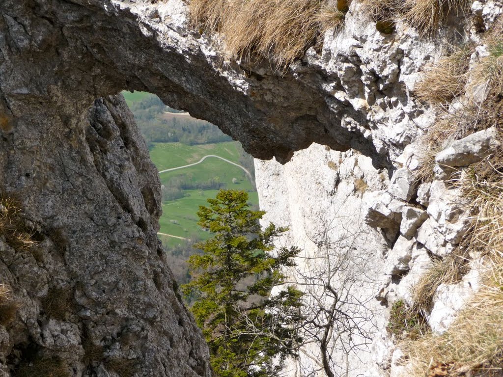 Arche sur le sommet Sud de la Dent du Chat 18.04.2010 by Jean-Luc.