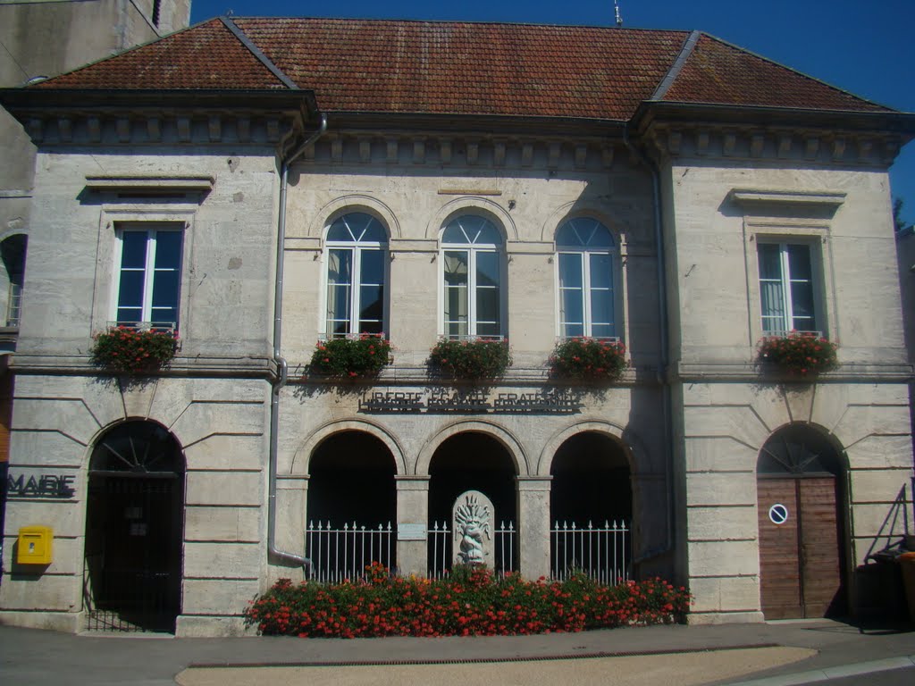 La Mairie de Cussey ( aout 2009 ) by Stanislas St Pons de la Jonguière