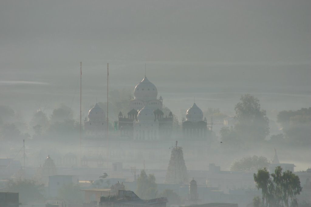 Temple dans la brume, Pushkar, India by unclechris