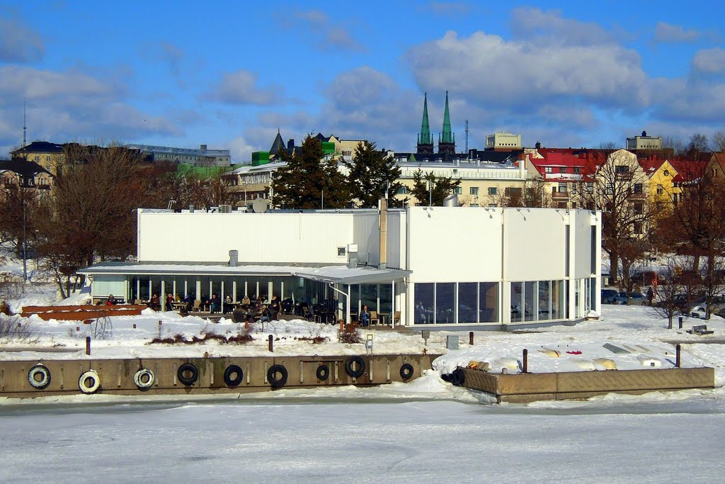 Looking at Cafe Carusel by Petteri Kantokari