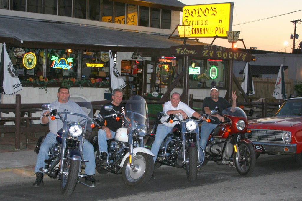 Cinci NASCAR Crew on Harley's at Bodo's by jeepinchad