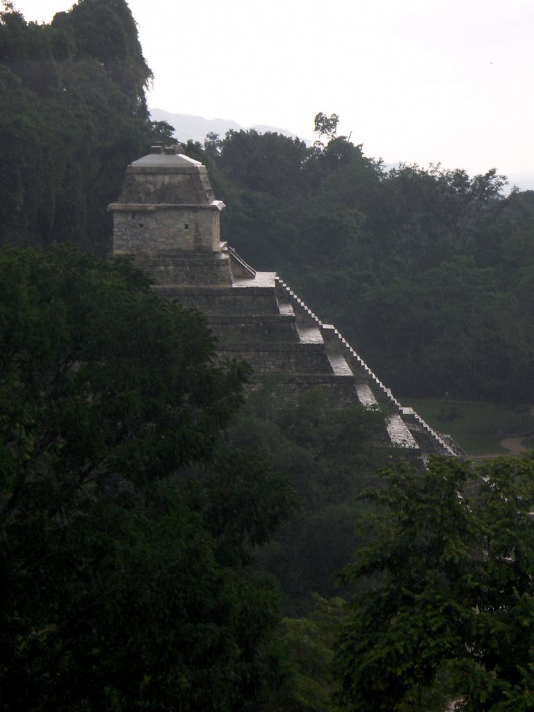 Atardecer Lluvioso Templo Pakal by Benjamín H. P.