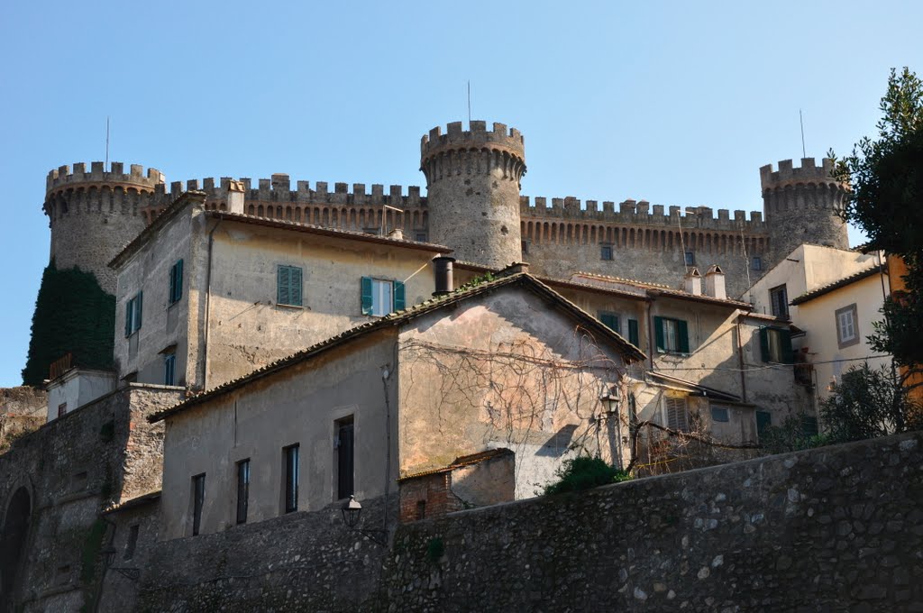 Il Castello di Bracciano, Roma. by Nicola e Pina varie