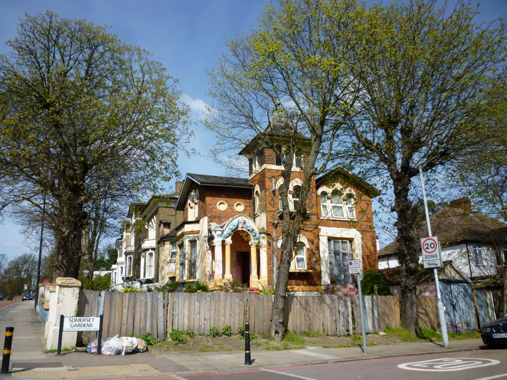 Colourful House by Gustavoc