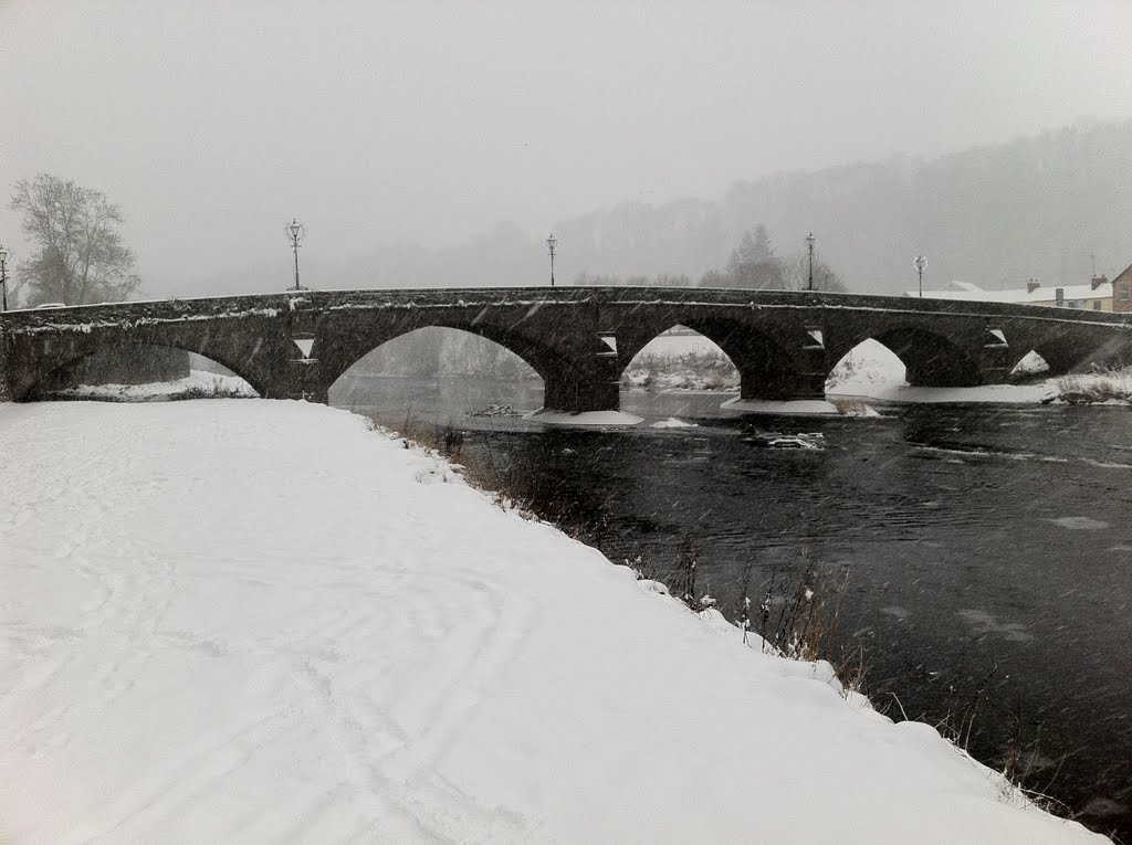 Usk Bridge and river ice - December 2010 by Smiffydoodle