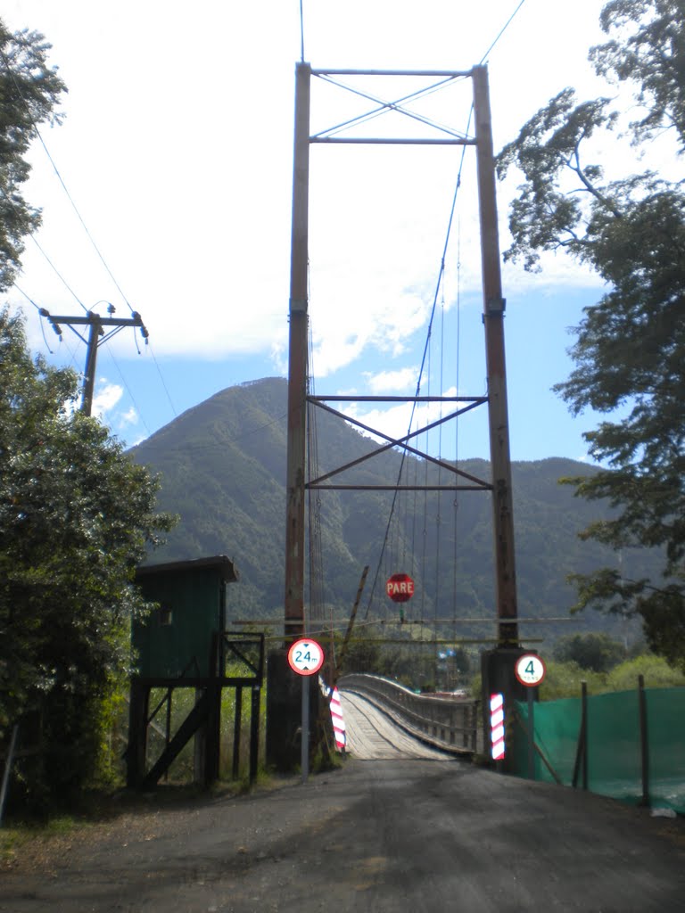 Puente Quelhue by Koke