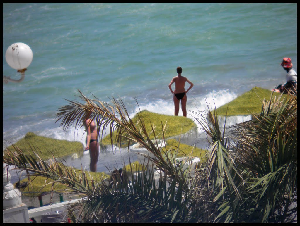 Benalmadena Beach by jones 60