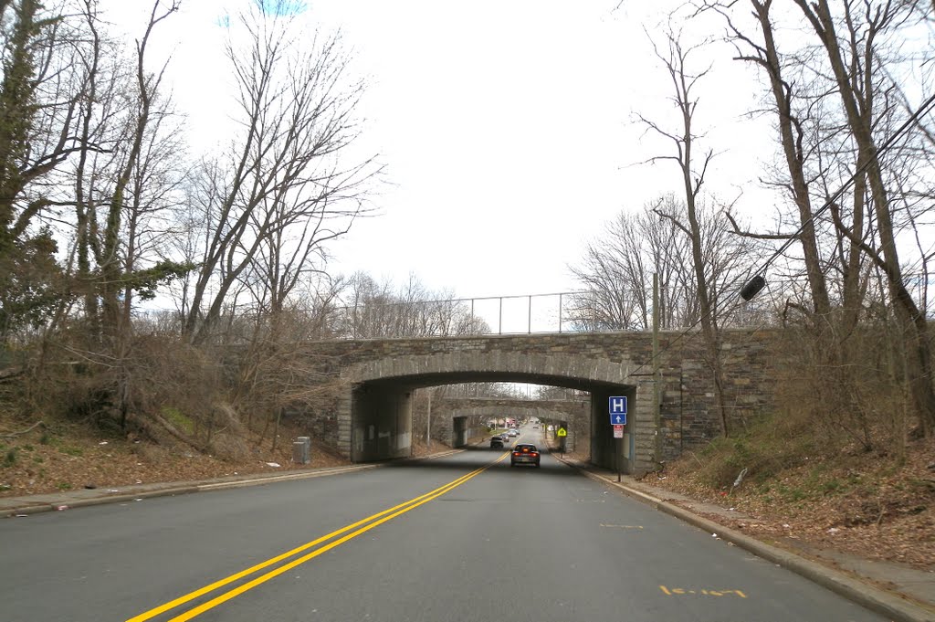 Parkway Southbound by Adam Elmquist