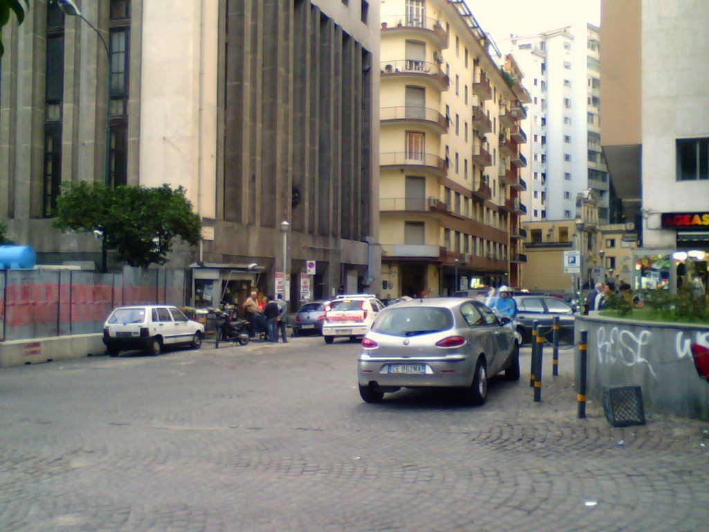 Via Ferdinando del Carretto angolo Via A. Diaz, Napoli by Fabio De Cesare