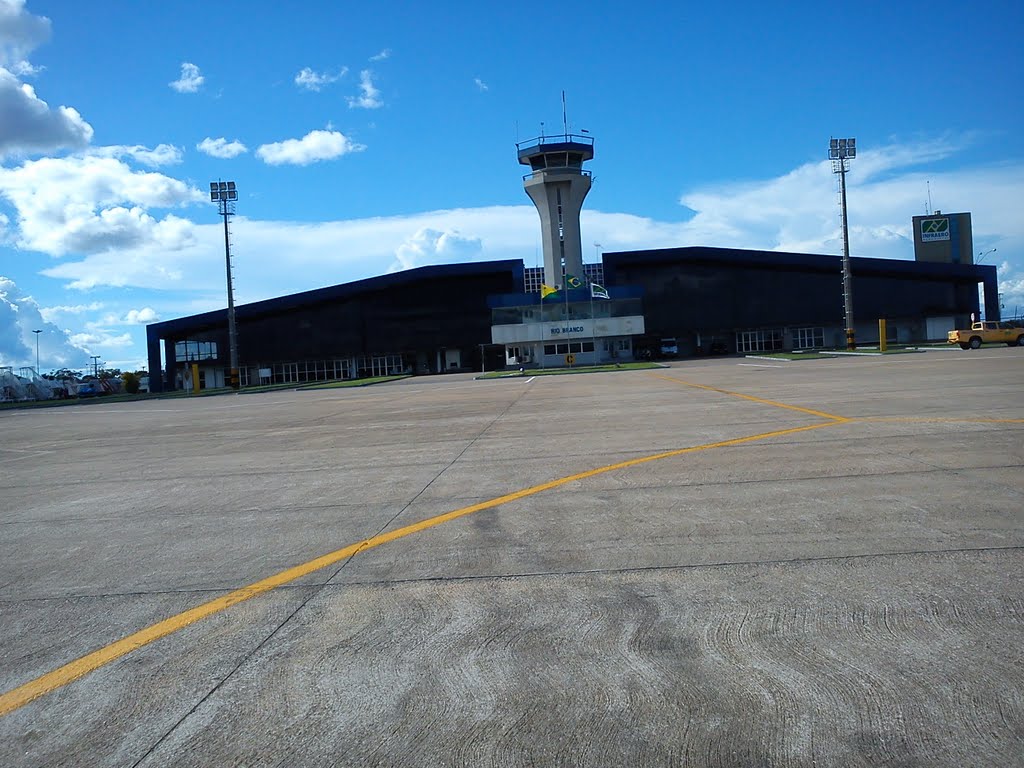 Aeroporto Internacional de Rio Branco - Plácido de Castro by Rick Giuliani