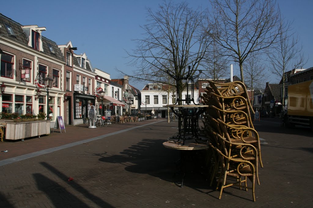 Plein met stoelenstapel, Breukelen. by Carl030nl